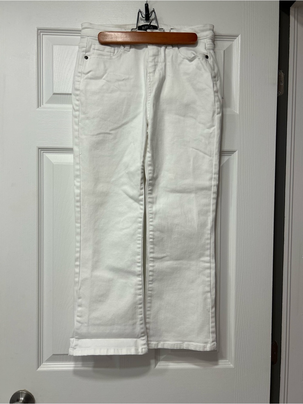 Buffalo White Semi High-Rise 3/4 Jeans